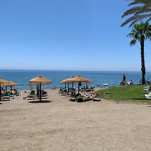 mlaga-beach-and-historic-centre-malagueta.hotelsinnerja.org/